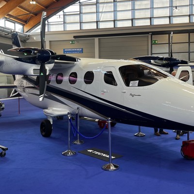 Tecnam P2012 VIP von außen: Der Innenraum ist neu.