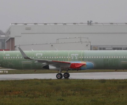 A321 Neo für Delta Air Lines: Die Sonderlackierung überrascht mit Grau statt Rot im Leitwerk