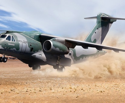 Embraer hat die C-390 als Militärtransporter entwickelt. Sie kann neben dem Truppen- und Materialtransport auch für Missionen wie ...