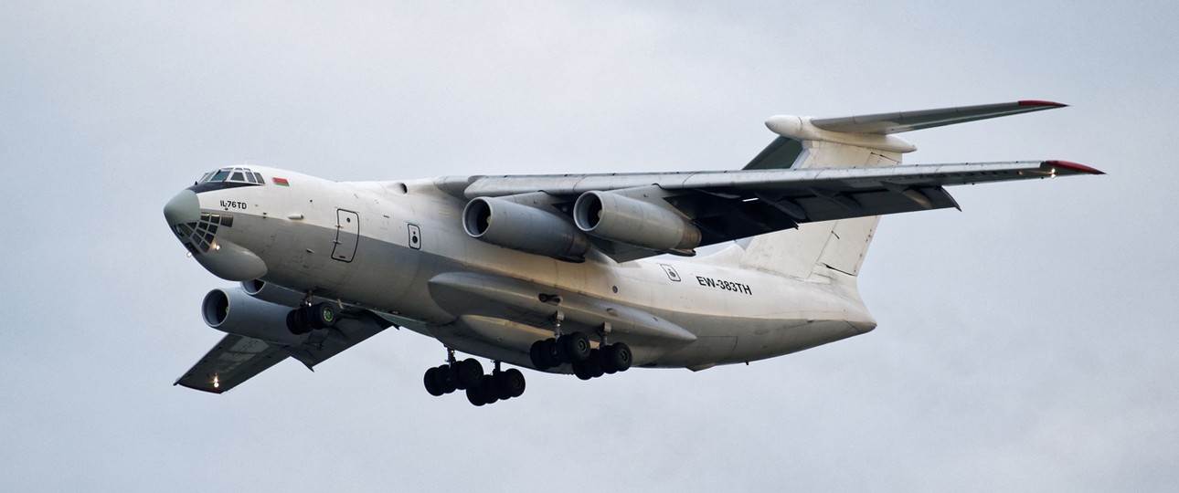 Ilyushin Il-76 mit dem Kennzeichen EW-383TH: Kommt aus Bealrus.
