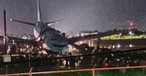 Der verunfallte Airbus A330 von Korean Air: Der Jet fiel vornüber.