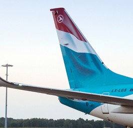 Boeing 737-700 von Luxair: Kurs auf Dubai.
