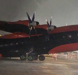 Eine Antonov An-12: Windböen hoben die 28.000 Kilogramm schwere Maschine an.