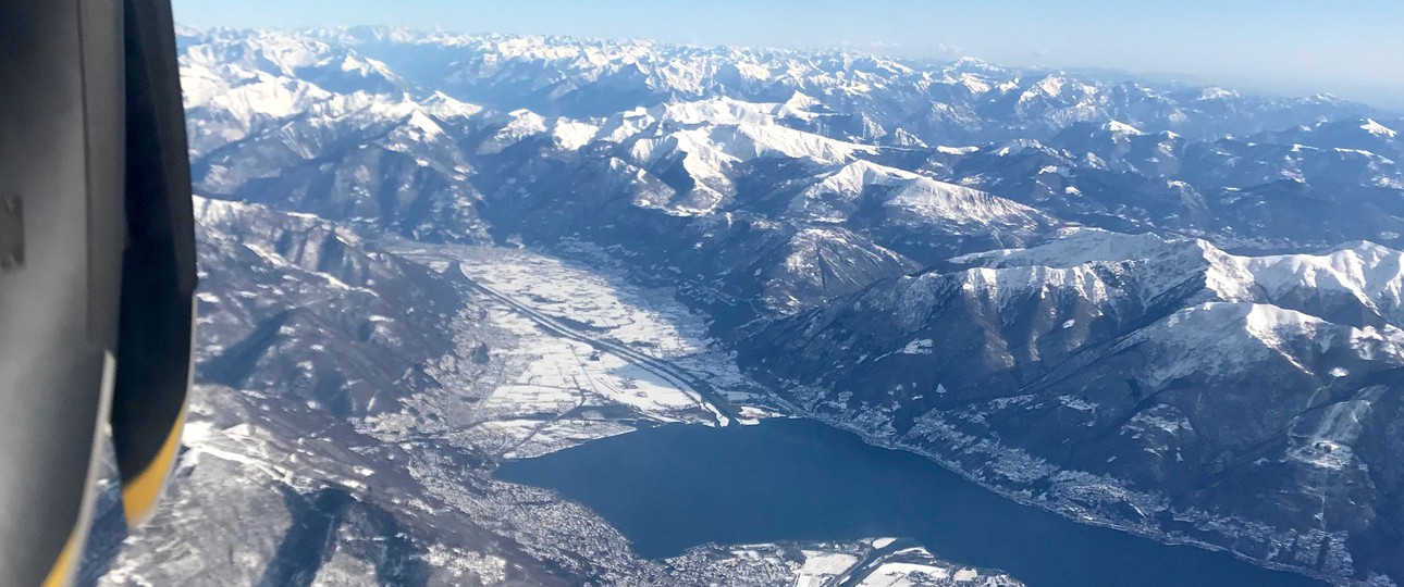 Blick auf den Lago Maggiore beim Anflug auf Lugano: Die Strecke steht auf dem Prüfstand.