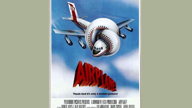 Rang 4: Eigentlich ist Airplane aus dem Jahr 1980 gar kein Katastrophenfilm. Der Streifen aus der Küche von David Zucker, Jim Abrahams und Jerry Zucker ist eine Parodie auf das Genre. Bis heute sehenswert. Mit Leslie Nielsen.