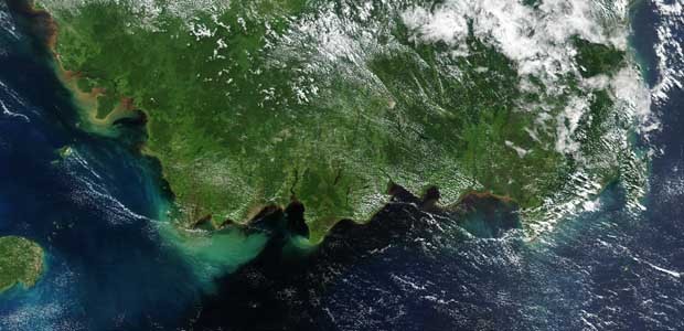 Die Insel Belitung und Borneo (rechts): Die Suche wird auf den Westen der großen Insel ausgeweitet.