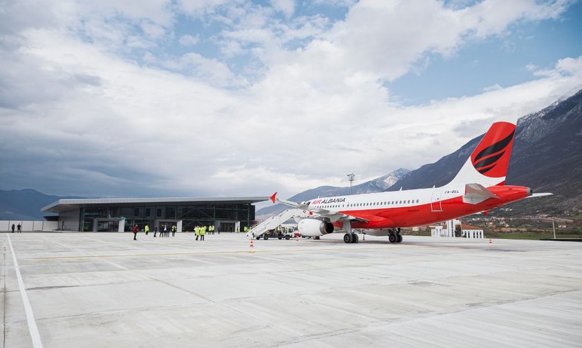 Kukës International Airport: Der ungenutze Militärflughafen wurde zu einem internationalen Airport ausgebaut.