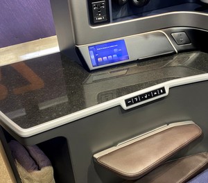 latam neue business class recaro r7 flist stein 03