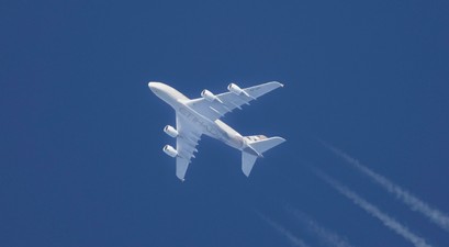 Flieger am Himmel: Die Emissionen werden weniger.