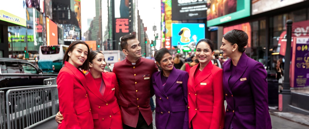 Kabinencrew von Air India in New York: Wer zu dick ist, fliegt raus.