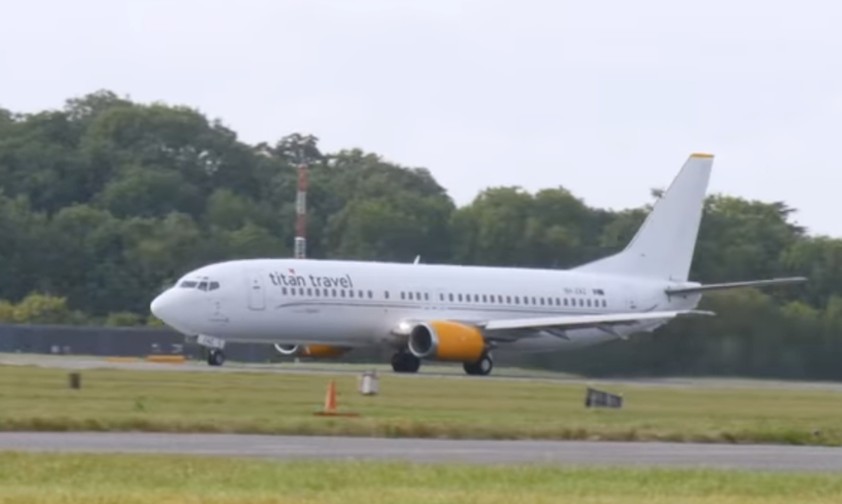 Die Boeing mit der Kennung 9H-ZAZ: Das Flugzeug befindet sich auf einer 21-tägigen Rundreise.