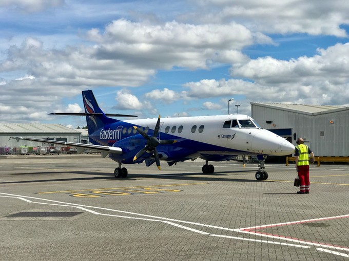 Eastern Airways beantragte Ende Oktober 2025 Gläubigerschutz und stellte den Flugbetrieb ein. Zuletzt war die britische Regionalairline nur noch vier Strecken geflogen.