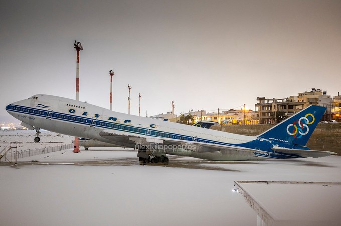 In ihrem Leben flog sie mit Ausnahme einer Saison in Argentinien bei Aerolíneas Argentinas immer für Olympic Airways.