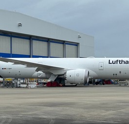 Dreamliner mit der Kennung D-ABPF bei Boeing in South Carolina: Für Lufthansa.