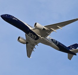 Airbus A350 von Lufthansa: Wer auf Langstrecken seinen automatisch zugewiesenen Sitzplatz tauschen möchte, muss bei Lufthansa Group künftig in vielen Tarifen bezahlen.