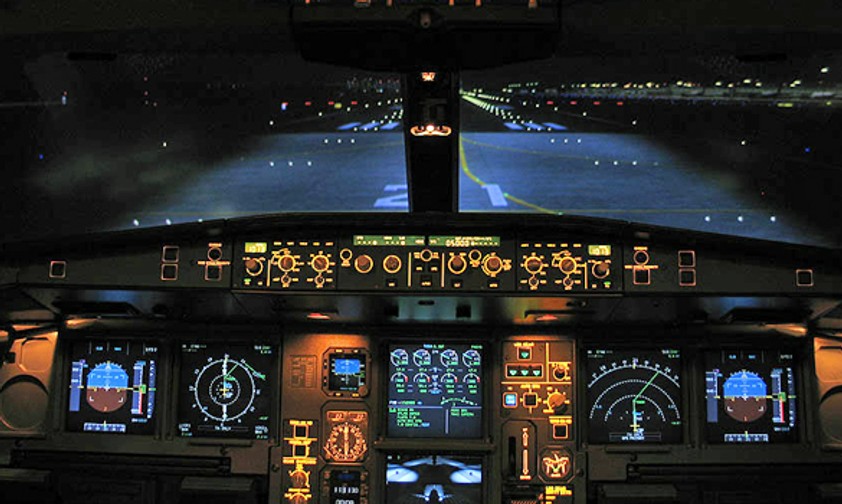 Cockpit eines A340: Mensch-Maschine-Schnittstelle im Fokus.
