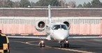 Privatjet am Boden: Die Flüge mit Privatflugzeugen steigen an.