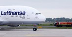 Lufthansas Airbus A380 mit dem Kennzeichen D-AIMK bei seiner Taufe auf den Namen Düsseldorf im Jahr 2014: Hebt bald wieder ab.