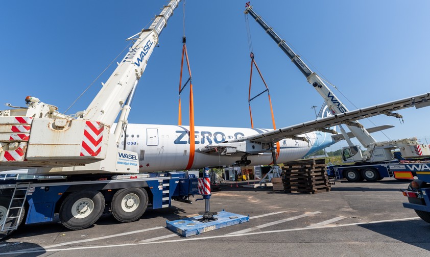 Airbus A300 Zero G am Flughafen Köln/Bonn: Die Zero-G wird nach zehn Jahren am Airport zerlegt.