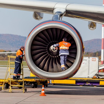 Techniker von Aeroflot: Das Wartungsunternehmen Aeroflot Technics ist Opfer eines massiven Cyberangriffs geworden. 