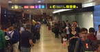Schlange vor der Grenzkontrolle in Madrid.