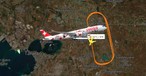 Schleifen bei Taranto: Der Airbus A350 von Swiss übt Starts und Landungen.