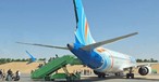 Die Boeing 737 Max von Flydubai nach der Landung in Saudi-Arabien: Schaden am Heck zu sehen.