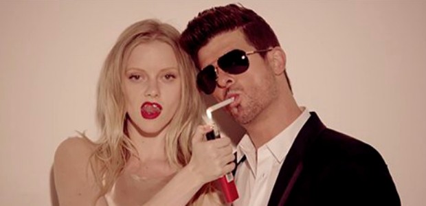 Wer bei American Airlines beim Boarding oder nach der Landung im Flugzeug wartete, musste sich mit Piano-Pop zufrieden geben. Zum Beispiel der Klavierversion von Robin Thickes «Blurred Lines».