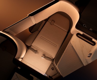Cathay Pacific nennt ihre neue Business Class Aria Suite und hebt Komfort und Individualität hervor.