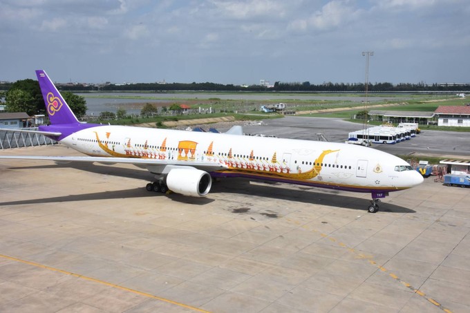 Die Airline nennt sie Suphannahong Royal Barge Livery.