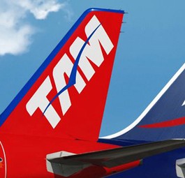 Heckflossen von TAM und LAN: Bilden zusammen die Latam-Gruppe.