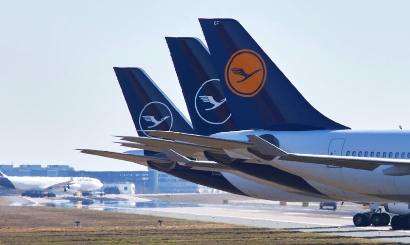 Lufthansa aircraft: They shall guarantee liquidity.