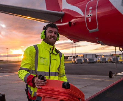 Flugzeug-Belader in Australien: Bekommt Verstärkung.