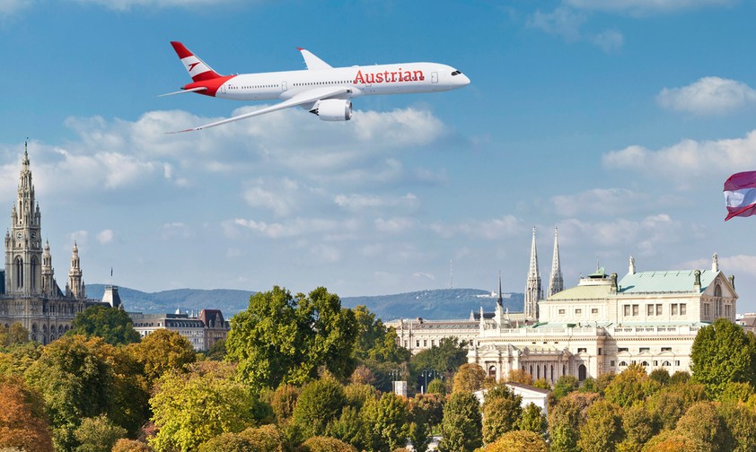 Dreamliner in Austrian-Farben über Wien: Am Anfang mit Lufthansa-Crews im Cockpit.