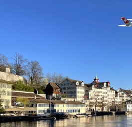 Airbus A350 von Swiss über Zürich (Montage): Swiss bekommt weitere Exemplare.