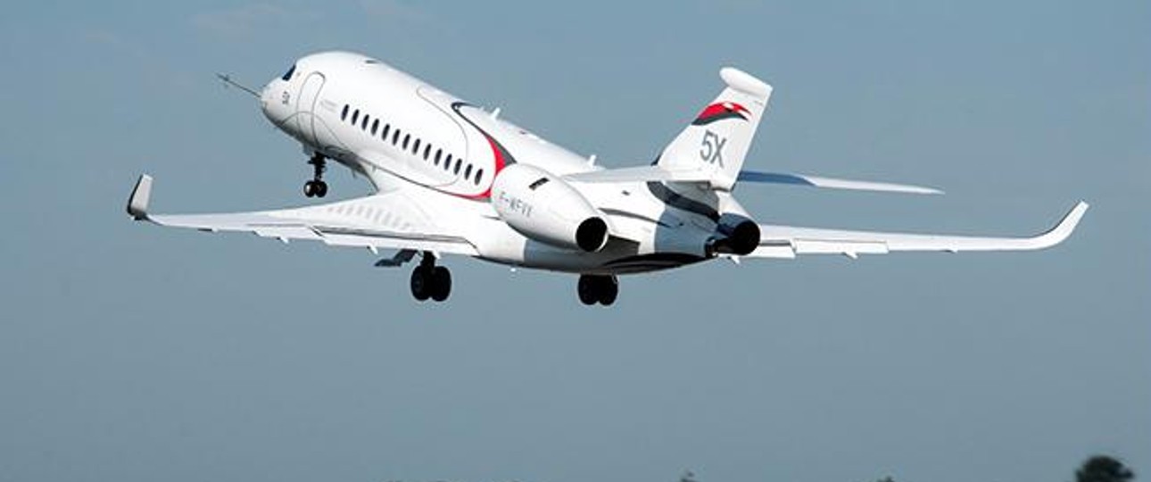 Erstflug der Falcon 5X: Der endgültige Antrieb ist noch nicht bereit.