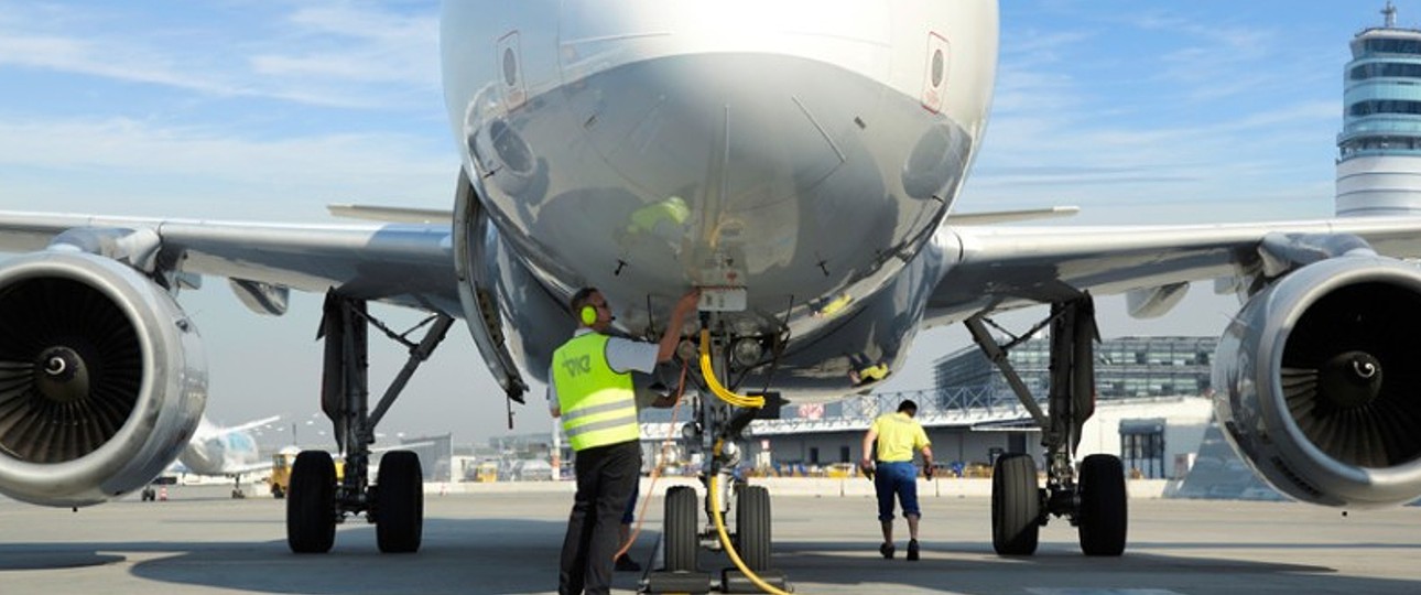 Flugzeugbetankung vom Airport Wien: Die Zukunft bringt auch andere Kraftstoffe.