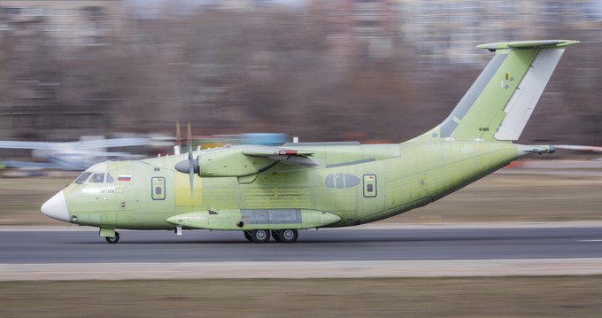 Die Il-112 im Januar bei Rolltests.