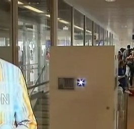 Einer der neuen virtuellen Mitarbeiter am Flughafen Paris-Orly.