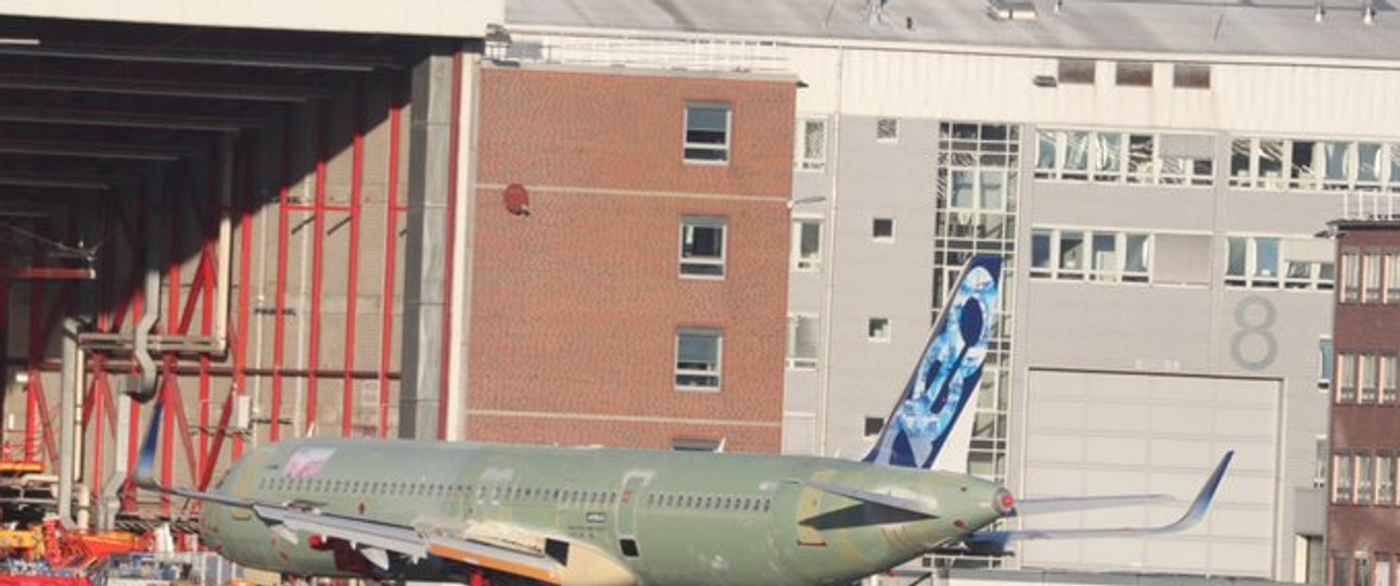 Die erste Airbus A321 XLR bei Tageslicht.