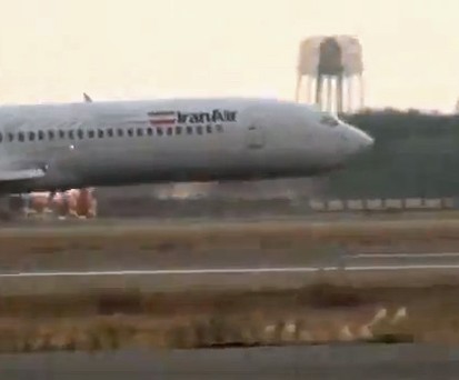 Offenbar ging die Landung gerade noch einmal glimpflich aus - auch wenn das Aufsetzen mit Sicherheit eher ruckelig verlief.