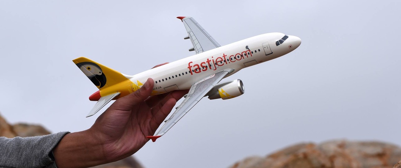 Flugzeugmodell von Fastjet: Inzwischen setzt die Airline auf Embraer.