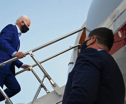 Joe Biden im Wahlkampf: Der Präsidentschaftskandidat reist mit unterschiedlichen Flugzeugen.