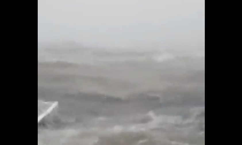 Hurrikan Dorian setzt Flughafen unter Wasser