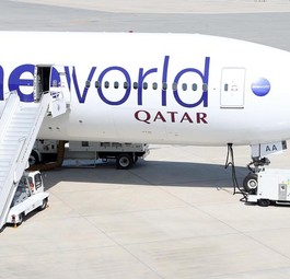 Flieger von Qatar Airways mit Oneworld-Schriftzug: Die Allianz zählt auch bei einem Austritt künftig noch 13 Mitglieder.
