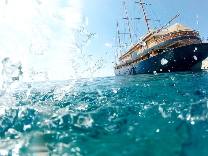 MS-Galileo auf Hoher See