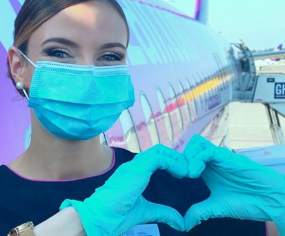 Flugbegleiterin von Wizz Air: Die Airline startet in Norwegen.