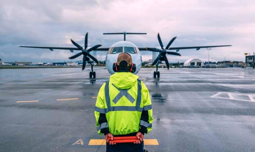 Aircraft of Air Canada's subsidiary Jazz: 30 regional routes will be discontinued.