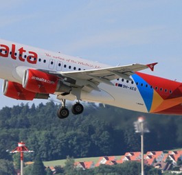 Airbus A320 von Air Malta mit dem Kennzeichen 9H-AEQ (hier im Bild zu sehen 2013 in Zürich): Gehört immer noch zur Flotte.