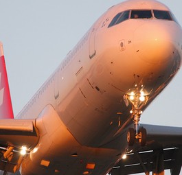 Airbus A321 mit dem Kennzeichen HB-IOH: Der  Swiss-Flieger kehrt aus Amman zurück.